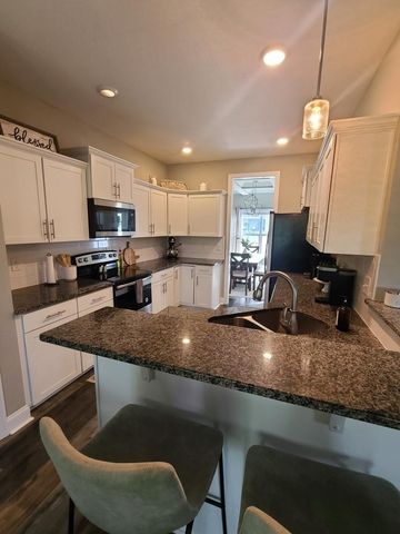 1308 Sussex Dr, Clarksville, TN 37042