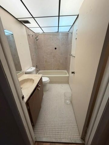 3341 NW 47th Terrace 408, Lauderdale Lakes, FL 33319