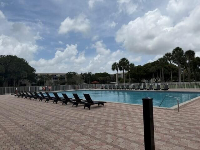 3341 NW 47th Terrace 408, Lauderdale Lakes, FL 33319