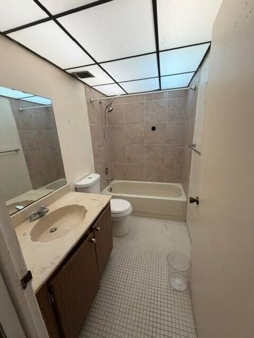 3341 NW 47th Terrace 408, Lauderdale Lakes, FL 33319