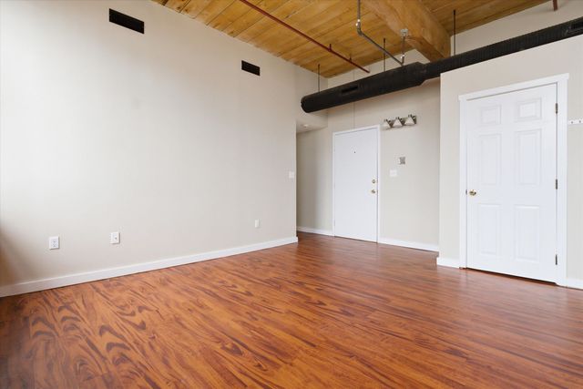 470 Silver St Apt 222, Manchester, NH 03103