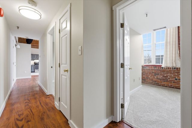 470 Silver St Apt 222, Manchester, NH 03103