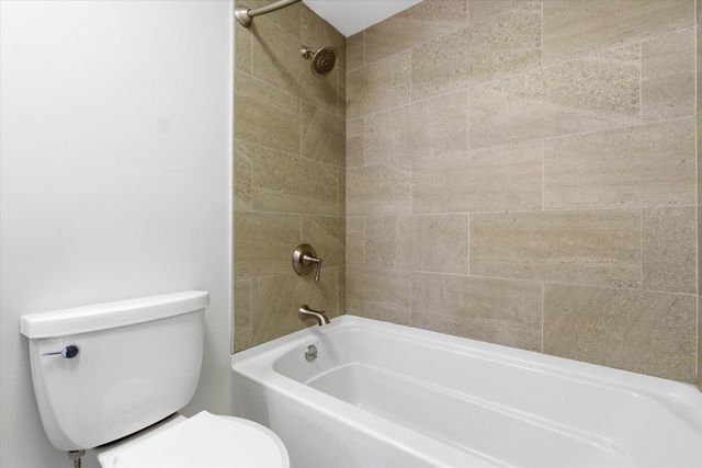 470 Silver St Apt 222, Manchester, NH 03103