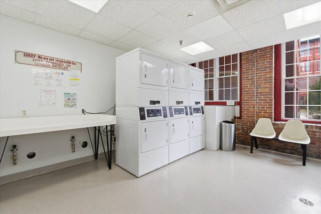 470 Silver St Apt 222, Manchester, NH 03103