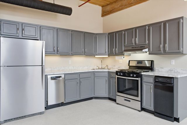 470 Silver St Apt 222, Manchester, NH 03103