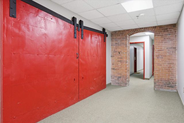 470 Silver St Apt 222, Manchester, NH 03103