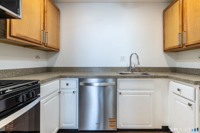 1 Peck Avenue 11, West Haven, CT 06516