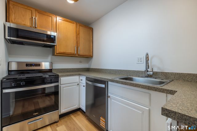 1 Peck Avenue 11, West Haven, CT 06516