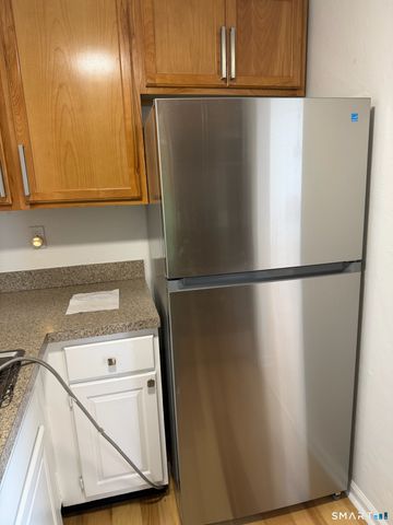 1 Peck Avenue 11, West Haven, CT 06516