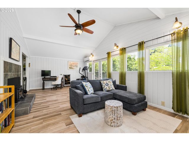 1524 GALAWAY Ct, Eugene, OR 97401