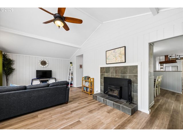 1524 GALAWAY Ct, Eugene, OR 97401