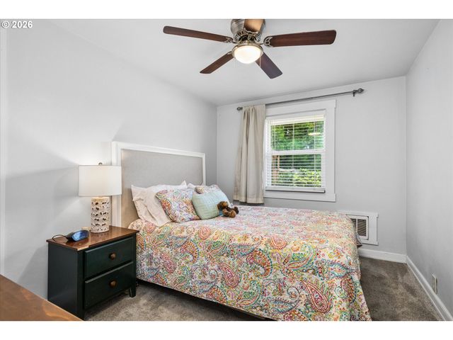 1524 GALAWAY Ct, Eugene, OR 97401