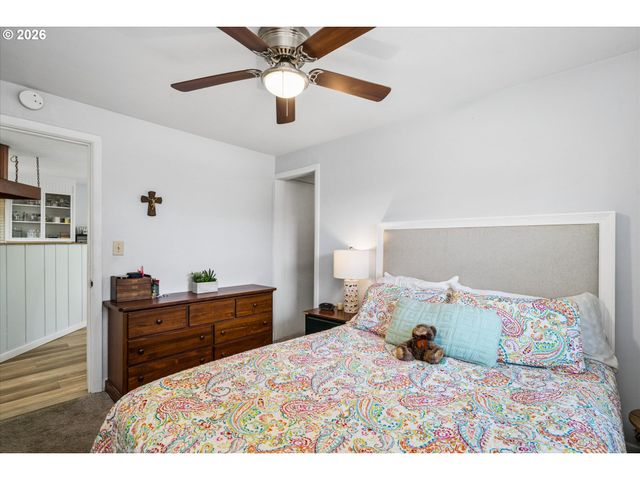 1524 GALAWAY Ct, Eugene, OR 97401
