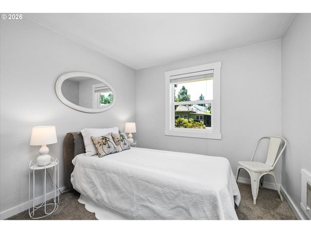 1524 GALAWAY Ct, Eugene, OR 97401