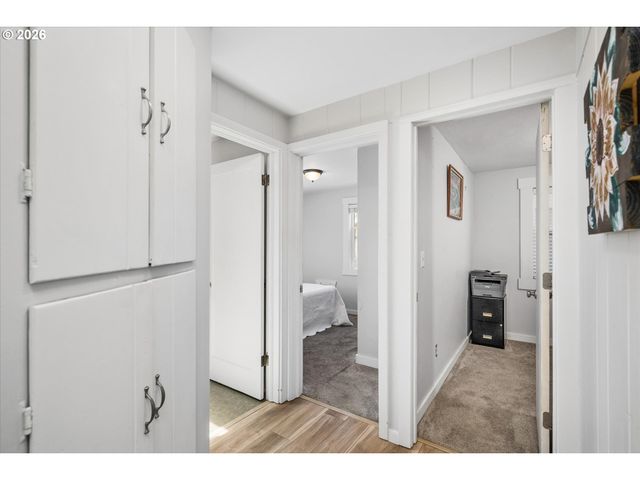 1524 GALAWAY Ct, Eugene, OR 97401