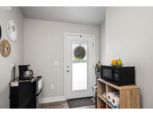 1524 GALAWAY Ct, Eugene, OR 97401