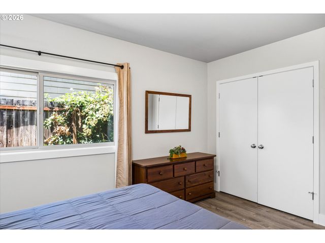 1524 GALAWAY Ct, Eugene, OR 97401