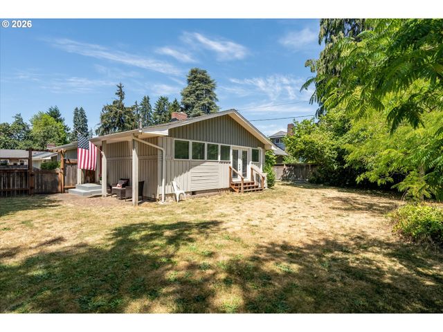 1524 GALAWAY Ct, Eugene, OR 97401