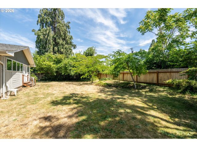 1524 GALAWAY Ct, Eugene, OR 97401