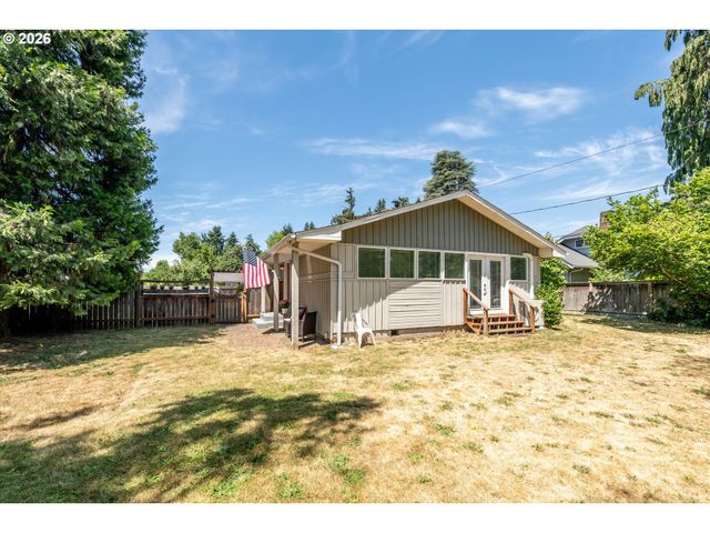 1524 GALAWAY Ct, Eugene, OR 97401