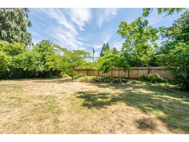 1524 GALAWAY Ct, Eugene, OR 97401