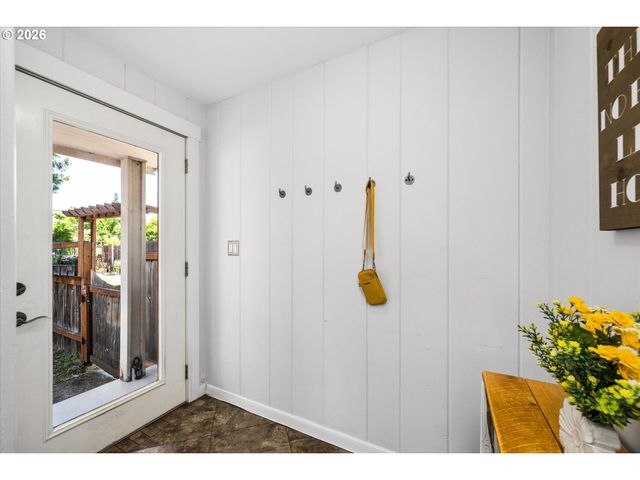 1524 GALAWAY Ct, Eugene, OR 97401