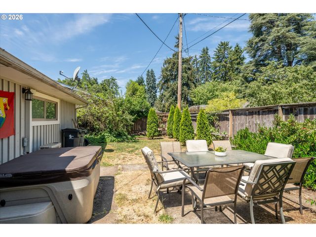 1524 GALAWAY Ct, Eugene, OR 97401