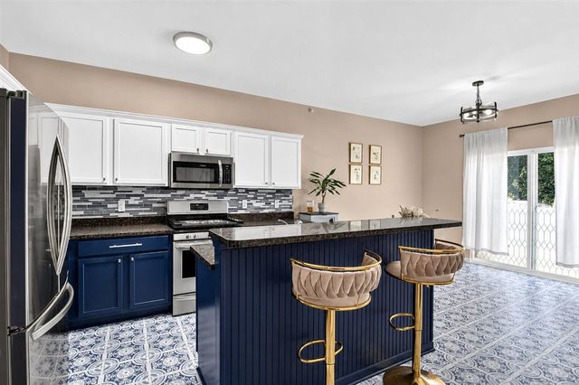 10415 Scarlet Oak Drive, Ypsilanti, MI 48198