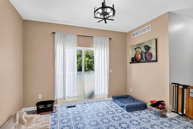 10415 Scarlet Oak Drive, Ypsilanti, MI 48198