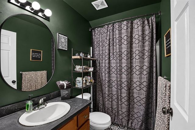 10415 Scarlet Oak Drive, Ypsilanti, MI 48198