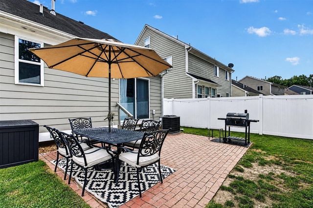 10415 Scarlet Oak Drive, Ypsilanti, MI 48198