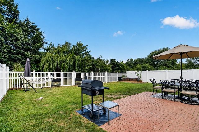 10415 Scarlet Oak Drive, Ypsilanti, MI 48198