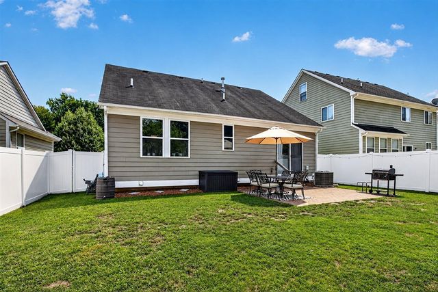 10415 Scarlet Oak Drive, Ypsilanti, MI 48198