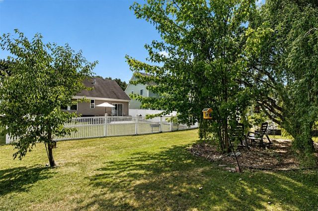 10415 Scarlet Oak Drive, Ypsilanti, MI 48198