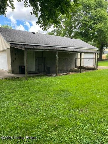 1938 Buechel Bank Rd, Louisville, KY 40218