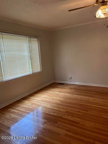 1938 Buechel Bank Rd, Louisville, KY 40218
