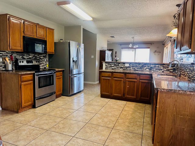 8501 Brushy Creek Trail, Fort Worth, TX 76118