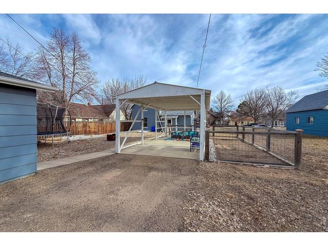 837 5th St, Berthoud, CO 80513