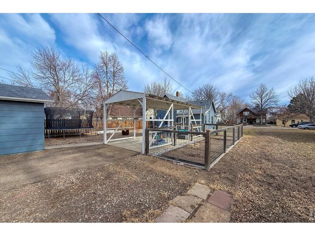 837 5th St, Berthoud, CO 80513