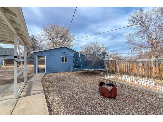 837 5th St, Berthoud, CO 80513