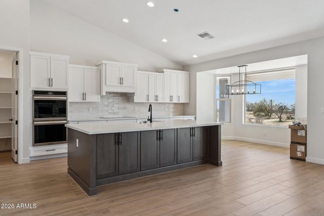 532 E Paint Your Wagon Trail, Phoenix, AZ 85085