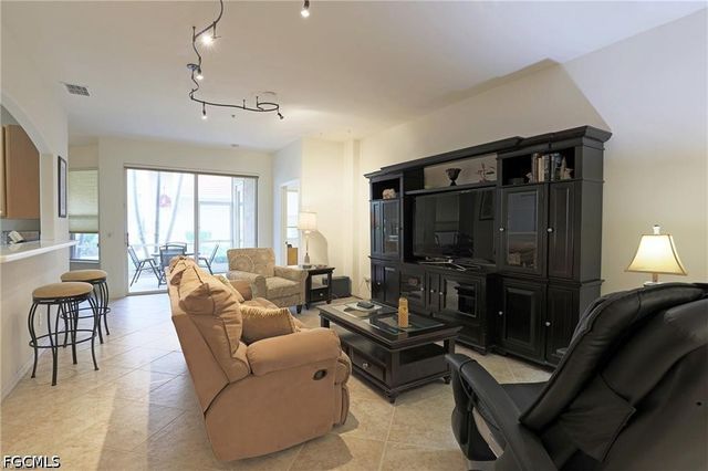 13225 Silver Thorn LOOP 304, North Fort Myers, FL 33903