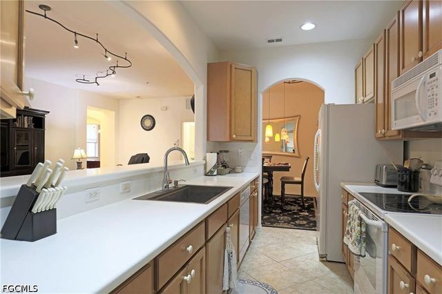 13225 Silver Thorn LOOP 304, North Fort Myers, FL 33903