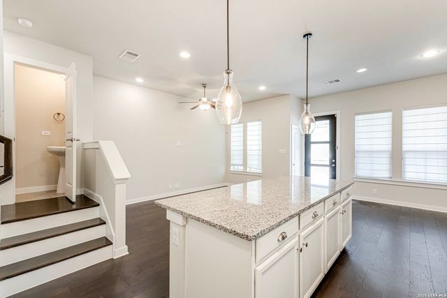 211 E Courtland, San Antonio, TX 78212