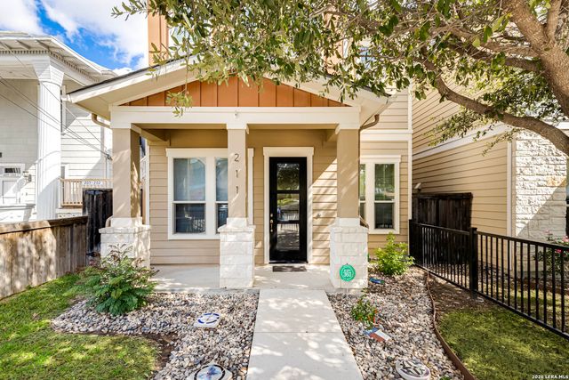 211 E Courtland, San Antonio, TX 78212