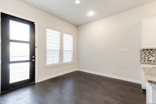 211 E Courtland, San Antonio, TX 78212