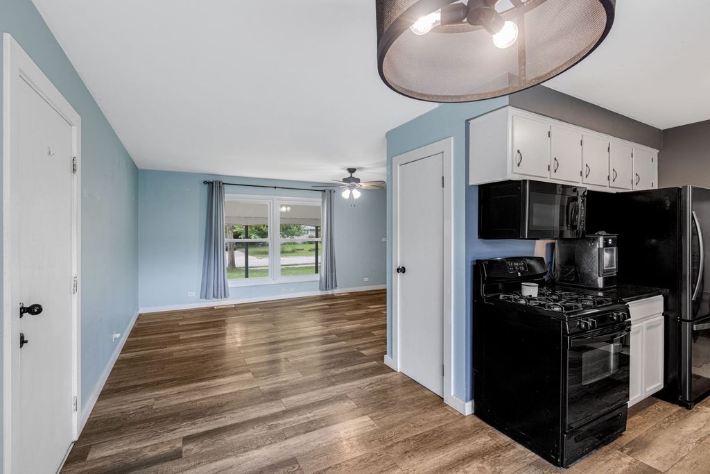 241 Arrowhead Trail, Carol Stream, IL 60188 — photo 2
