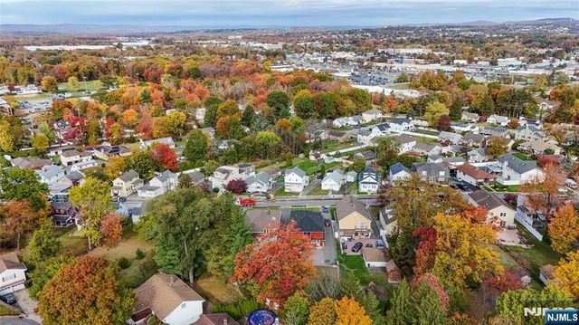 96 Lower Notch Road, Little Falls, NJ 07424