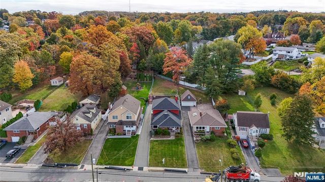 96 Lower Notch Road, Little Falls, NJ 07424