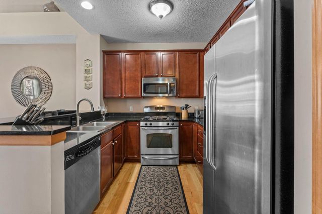 1245 Terrace Avenue 412, Maplewood, MN 55109